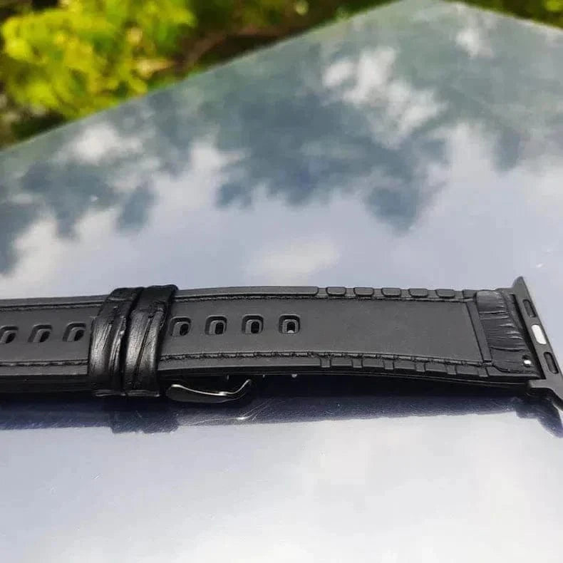 ktusu Generic Watch Bands Crocodile Leather Texture Red Thread Silicone Band for Apple Watch 42 | 44 | 45 | Ultra 49 | 46mm S10 Black