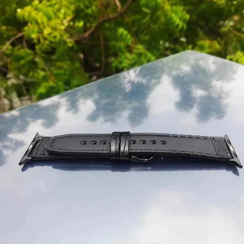 ktusu Generic Watch Bands Crocodile Leather Texture Red Thread Silicone Band for Apple Watch 42 | 44 | 45 | Ultra 49 | 46mm S10 Black