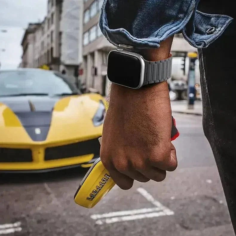 ktusu Generic Watch Bands Silicone Magnetic skin-friendly Band for Apple Watch 42 | 44 | 45 | Ultra 49 | 46mm S10