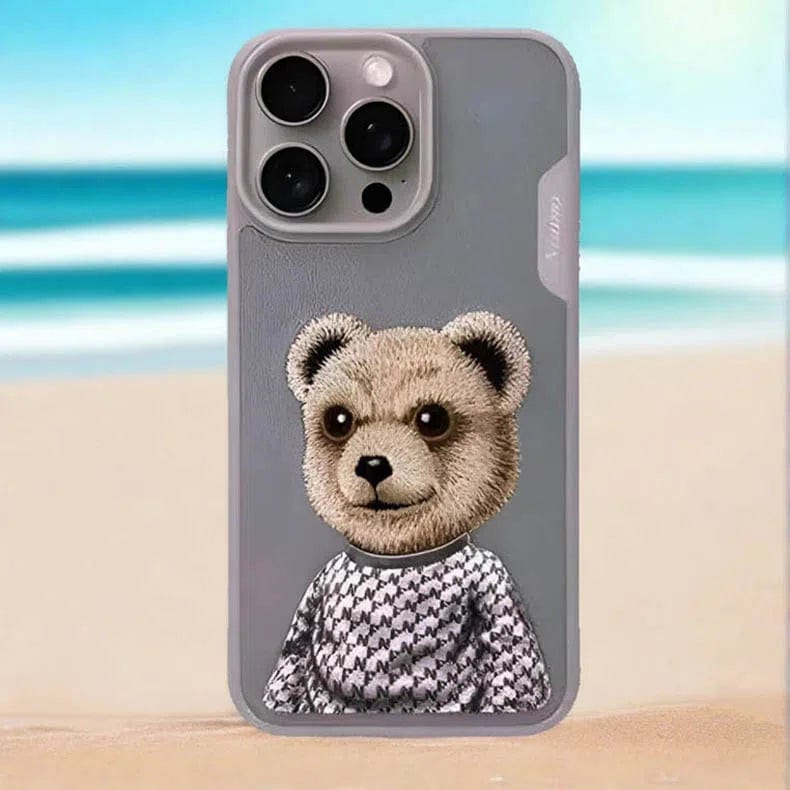 Nimmy 3D Embroided Hard Phone Back Case for Apple iPhone iPhone 15 Pro Max / Bear - Ktusu