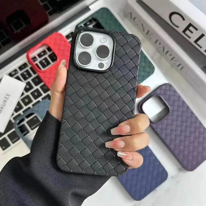 Luxury Weave Breathable Matte Silicone Soft Grid Phone Back Case for Apple iPhone iPhone 16 Pro Max / Black - Ktusu