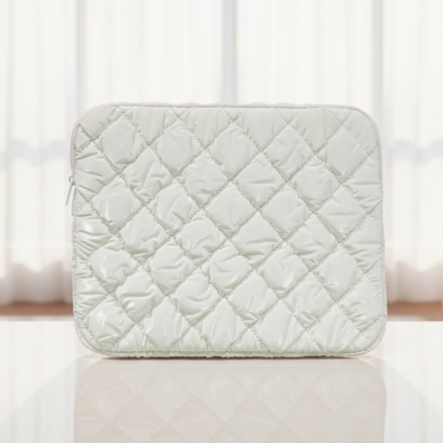 Checkered Puffy Soft Leather Zipper Laptop Sleeve & Handbag KTSU88RJ7 8979021364243