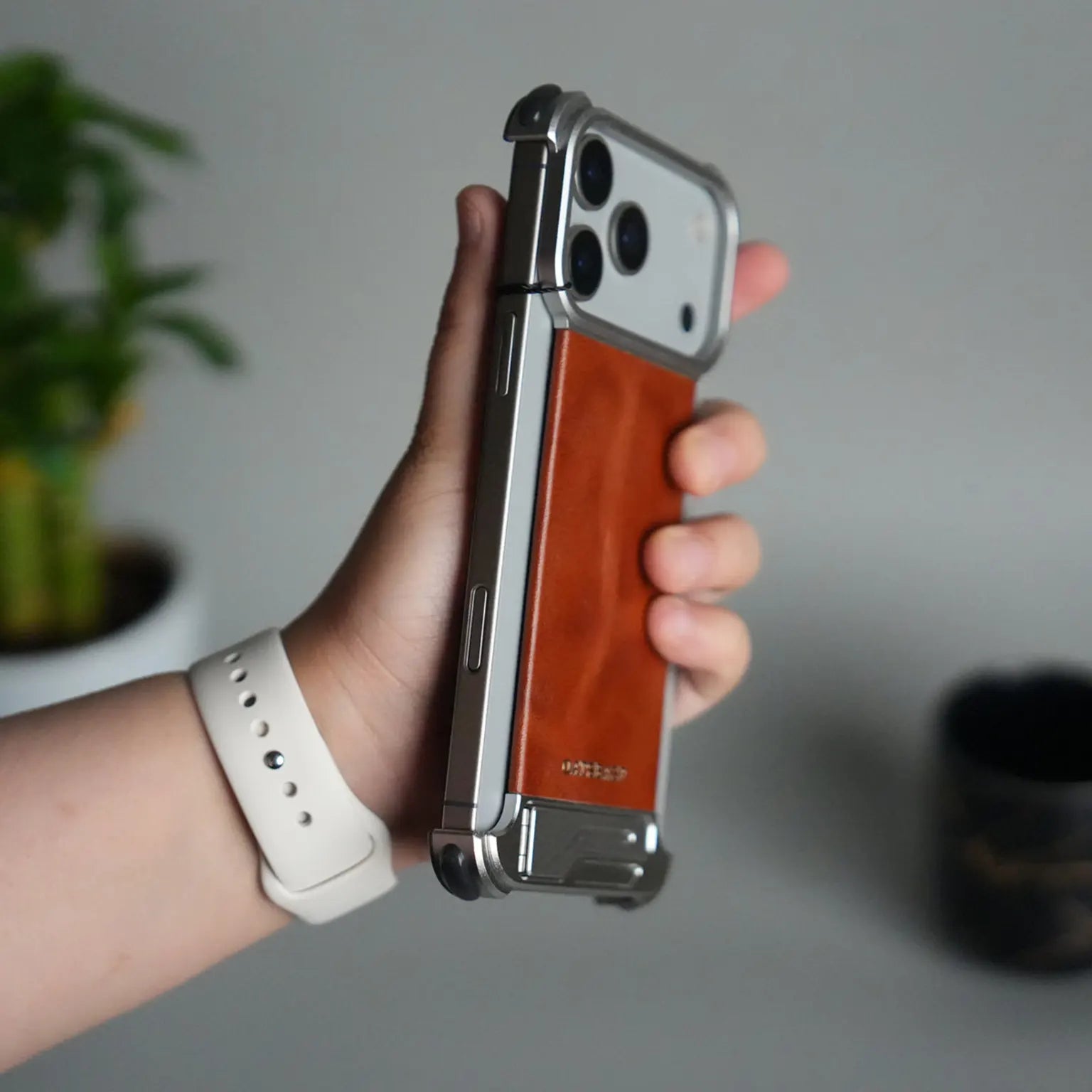 OATSBASF Magnetic Leather Metal Hidden Kickstand Frameless Magsafe Case for iPhone 17 Pro