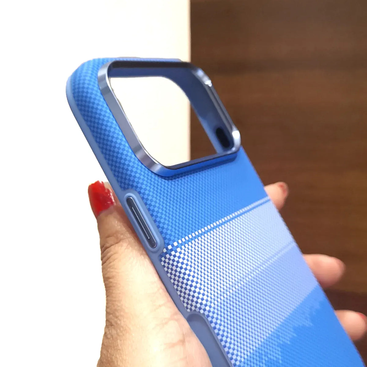 LUXO Ultra Hybrit Magfit Magnetic Metal Camera Frame Hard Case for iPhone 18 Pro