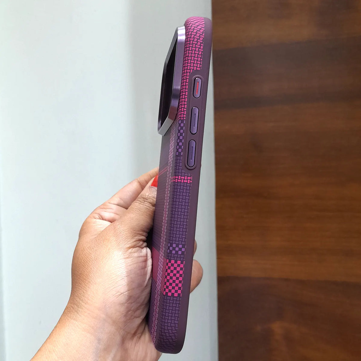 LUXO Ultra Hybrit Magfit Magnetic Metal Camera Frame Hard Case for iPhone 18 Pro