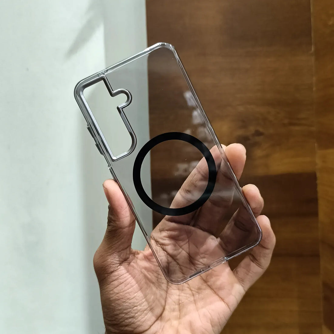 Cases & Covers Glossy Crystal Ultra-Thin Slim Metal Key Magsafe Case for Samsung S24