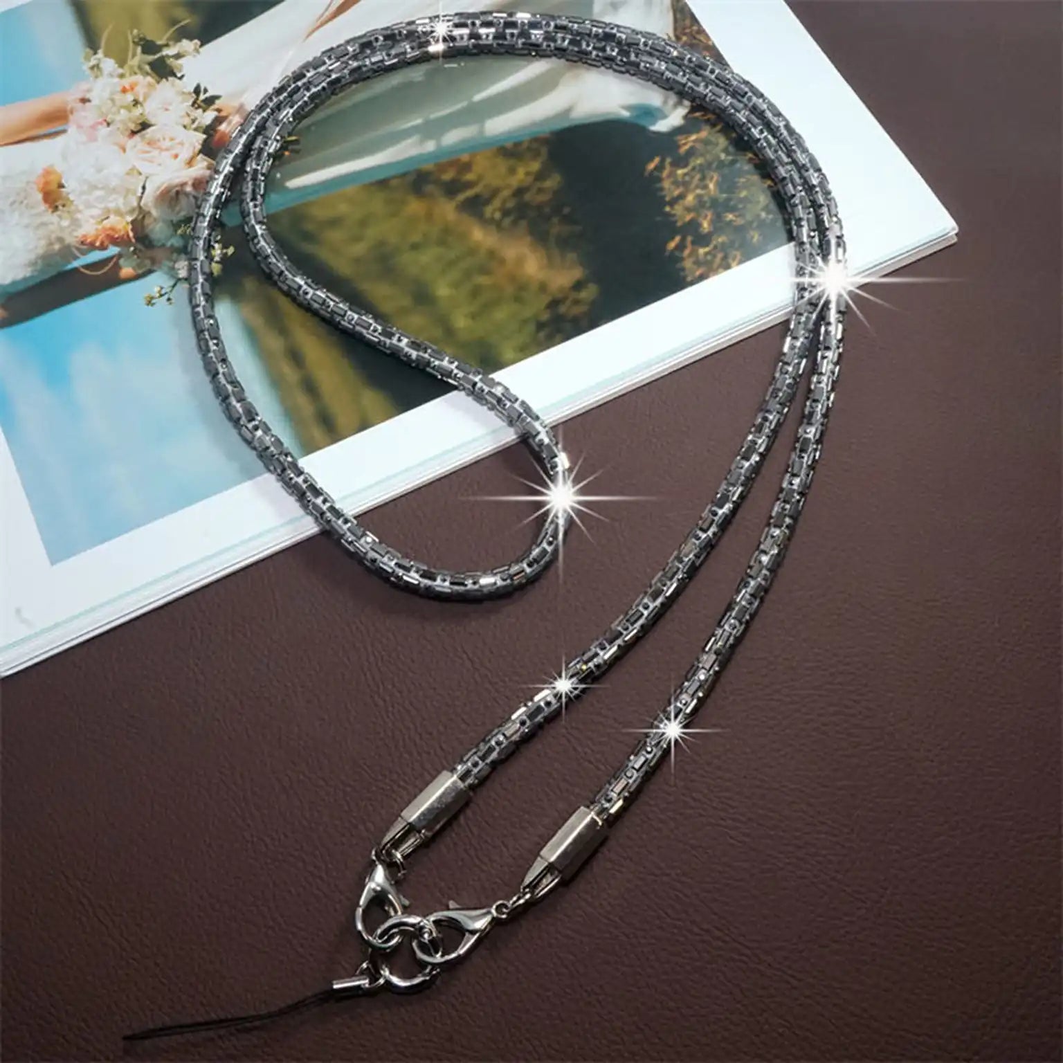 Rhinestone Bling Full Diamond Crossbody Long Strap for The Neck And Shoulder Mobile Phone Lanyard