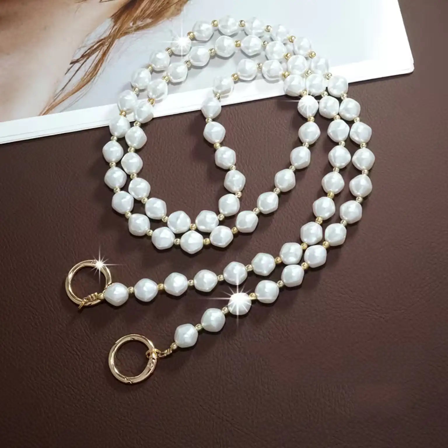 Enhancement Luxurious White Lantern Pearls Long Strap for The Neck And Shoulder Phone Lanyard with Transparent Card Holder