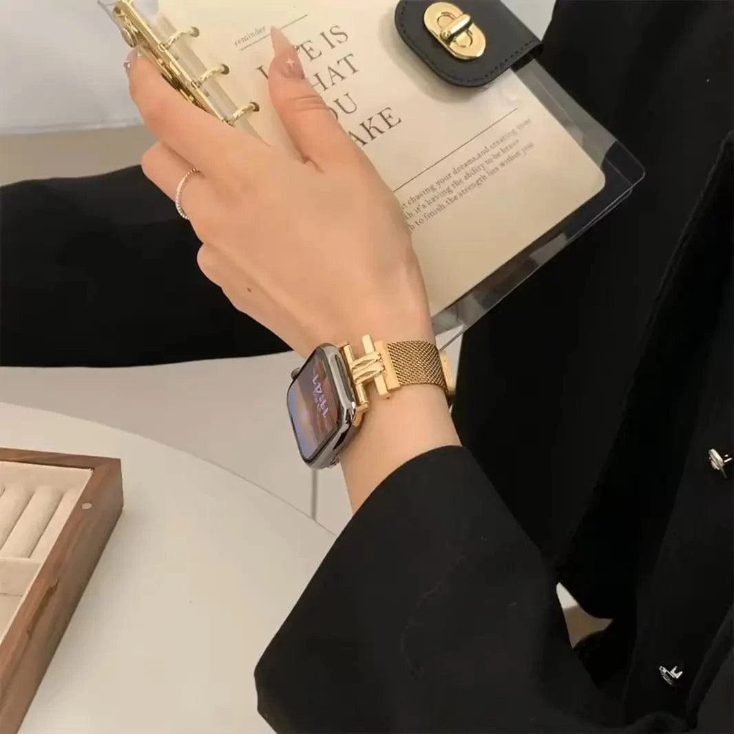 Magnetic Women Milanese Bracelet for Apple Watch 38 | 40 | 41 | 42mm S10
