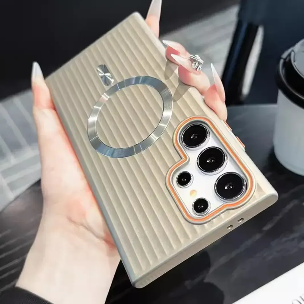 with magsafe / Natural Titanium Matte Corrugated Magnetic Magsafe Hard Case for Samsung S25 Ultra Cases & Covers