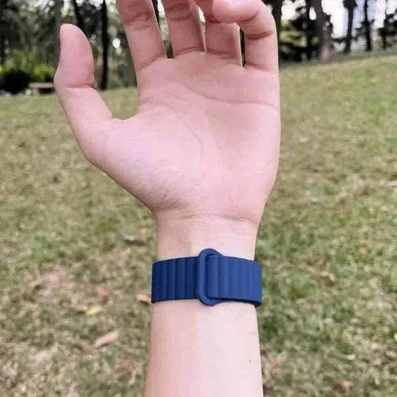 Silicone Magnetic Band for Apple Watch 42 | 44 | 45 | Ultra 49 | 46mm S10