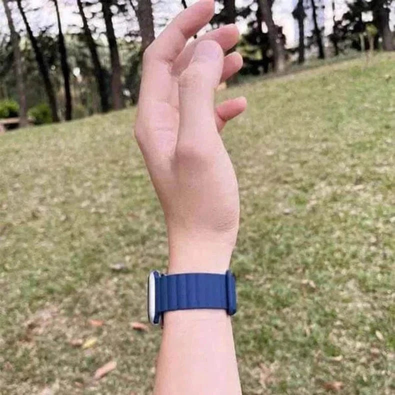 Silicone Magnetic Band for Apple Watch 42 | 44 | 45 | Ultra 49 | 46mm S10
