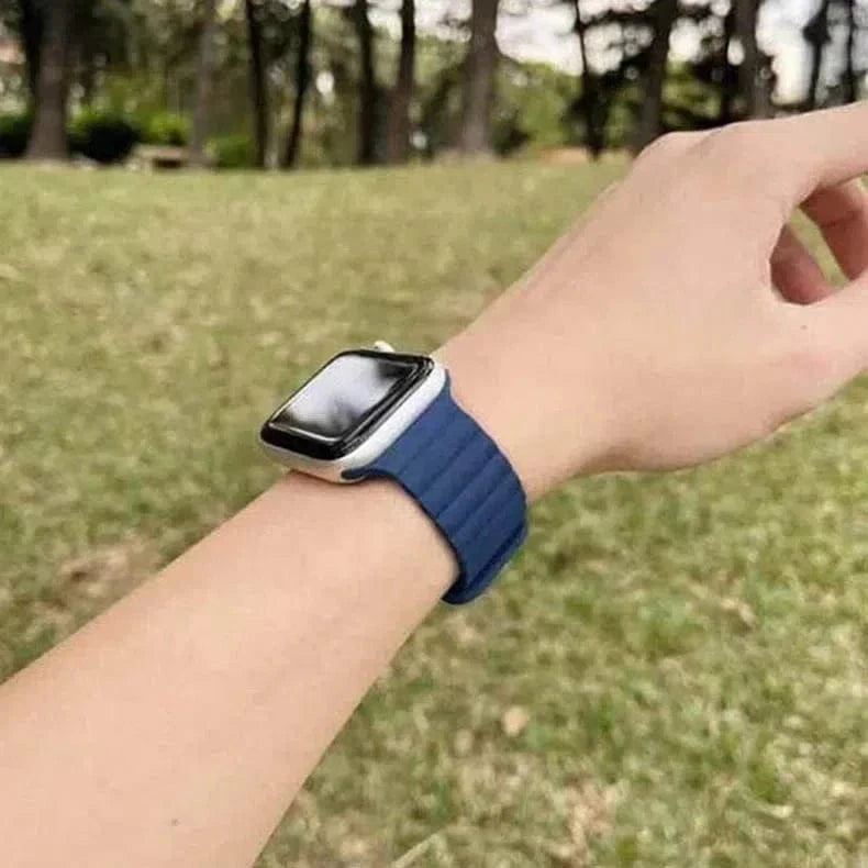 Silicone Magnetic Band for Apple Watch 42 | 44 | 45 | Ultra 49 | 46mm S10