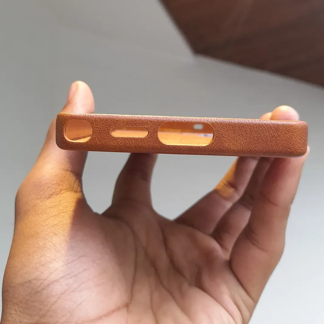 ktusu Generic Cases & Covers Slim Retro Business Leather Cover with Metal Frame Camera Protection for Samsung S25 Ultra