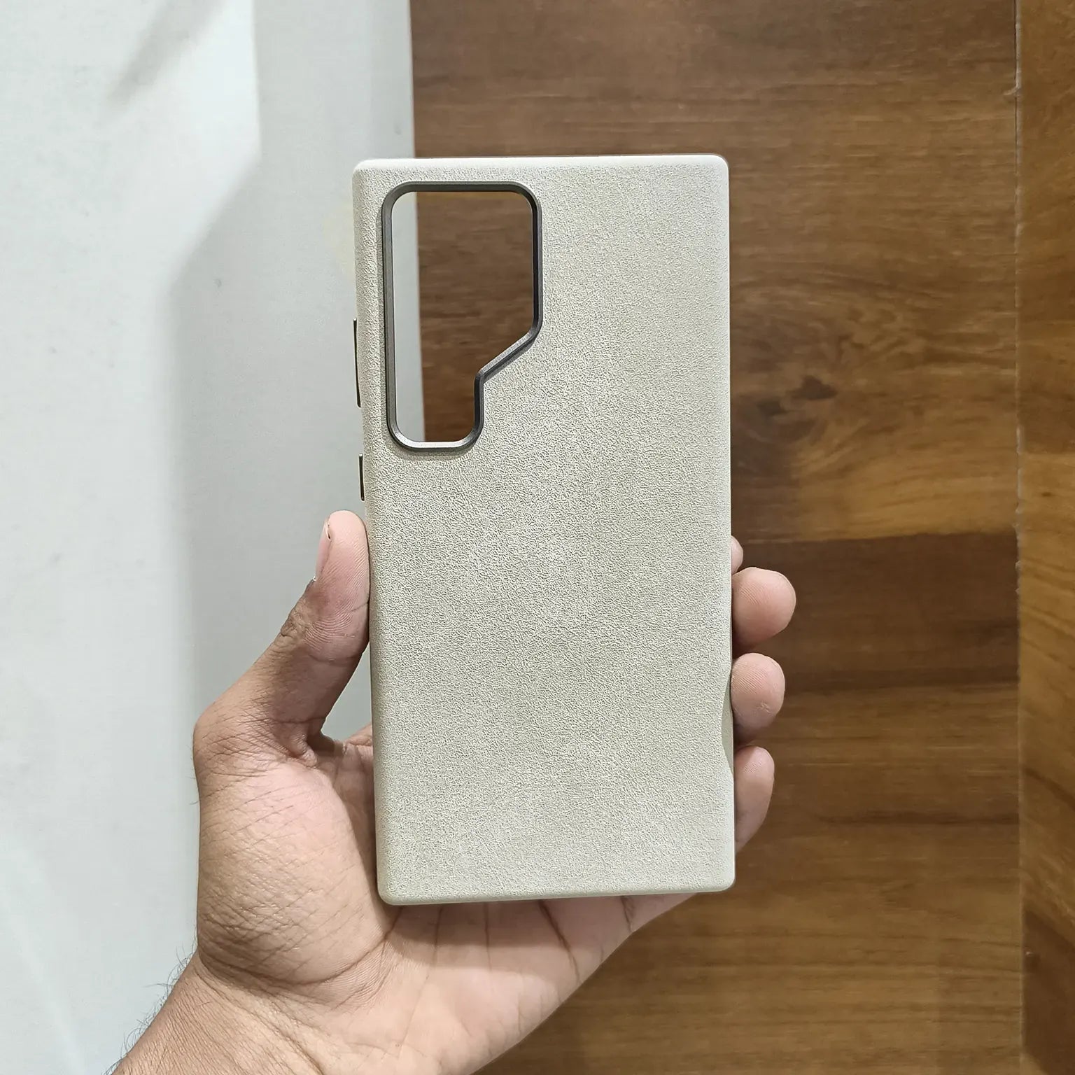 Cases & Covers Sweat Leather Texture soft touch Metal Button Magsafe Case for Samsung S25 Ultra