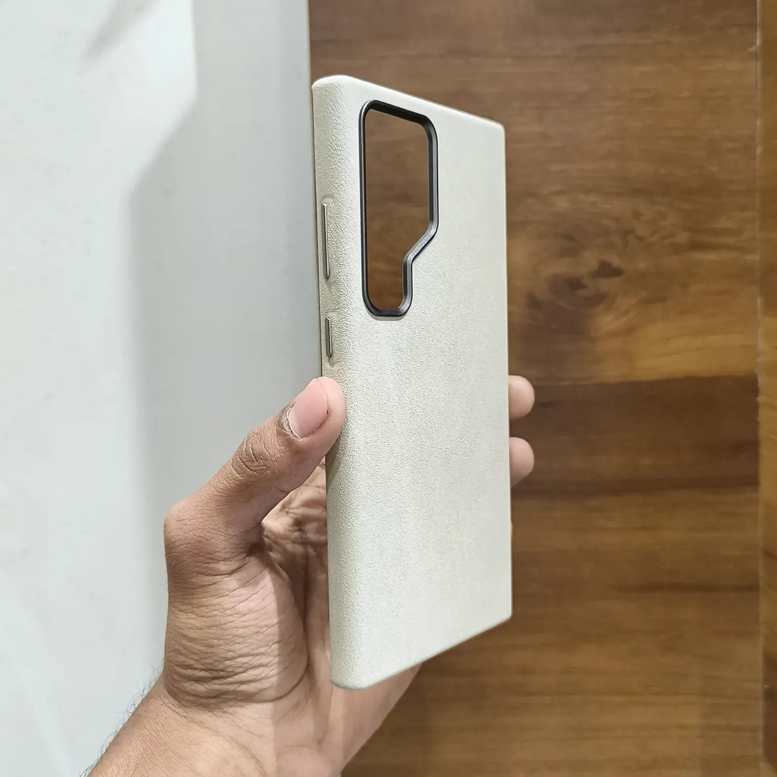 Cases & Covers Sweat Leather Texture soft touch Metal Button Magsafe Case for Samsung S25 Ultra