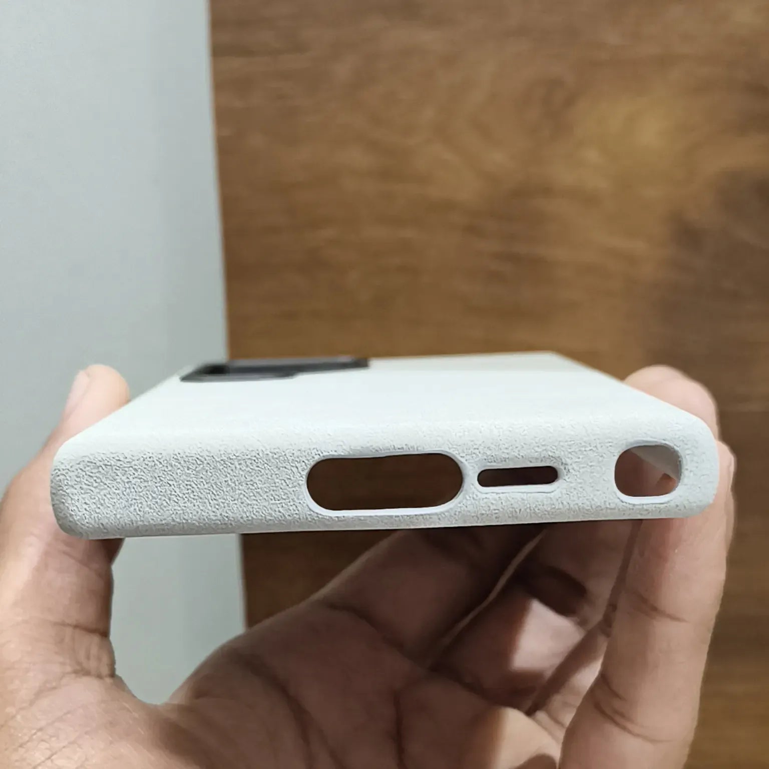 Cases & Covers Sweat Leather Texture soft touch Metal Button Magsafe Case for Samsung S25 Ultra