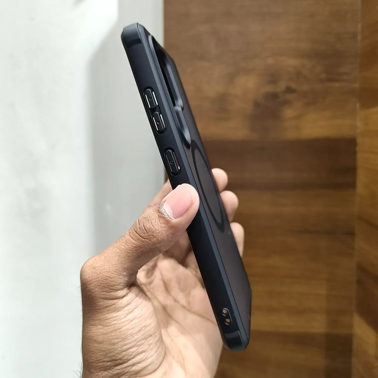 Cases & Covers Wutax Dot Armor PC + TPU Hard Case with Magnetic MagSafe for Samsung S25 Ultra